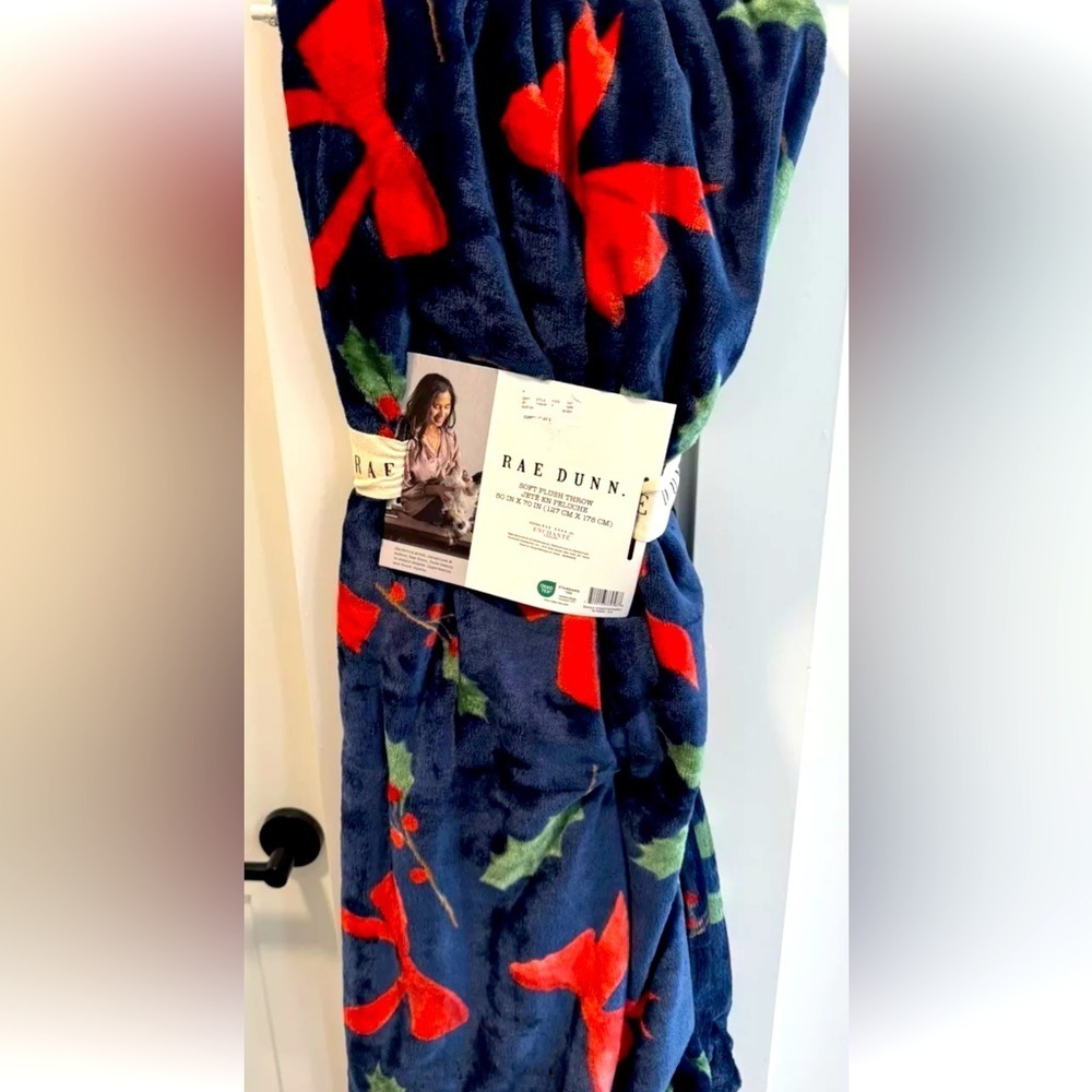 NWT RAE DUNN Christmas Holiday Plush Holly Berry Bows Navy Throw Blanket 50x70
